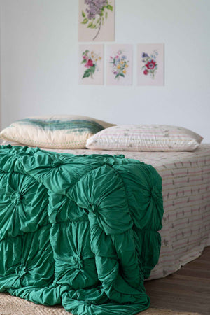 Lazybones Rosette Quilt - Emerald